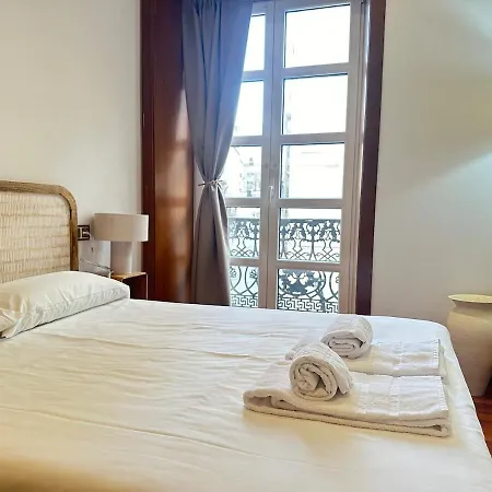 Apartment With A Balcony, Downtown, Free Parking By Ybh *
