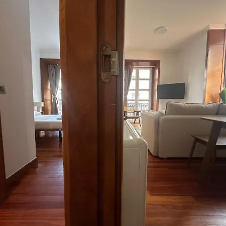 With A Balcony, Downtown, Free Parking By Ybh Apartment