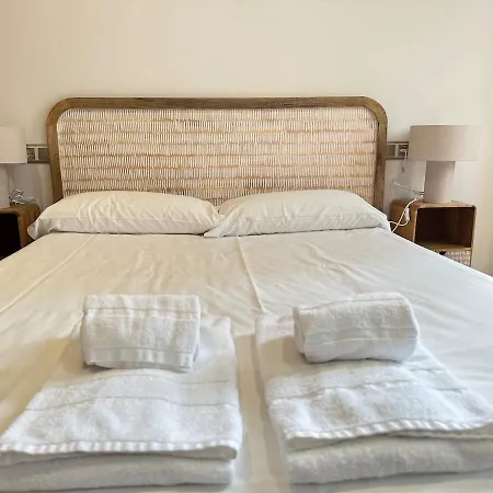 Apartment With A Balcony, Downtown, Free Parking By Ybh